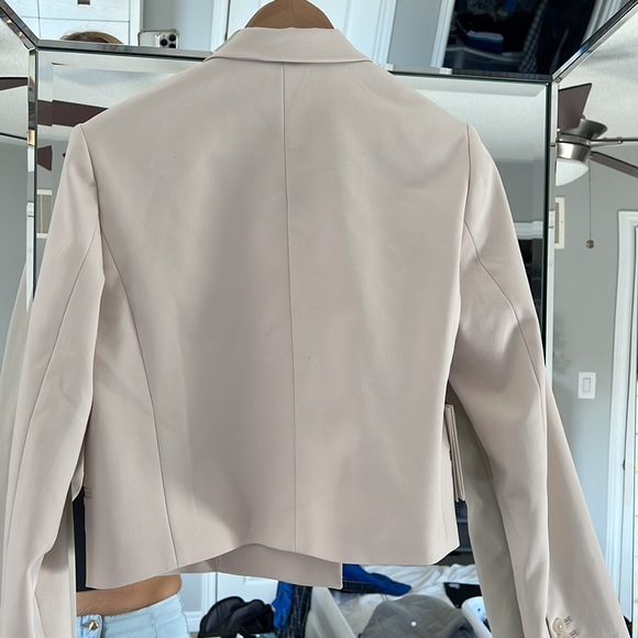 Babaton Aritzia cropped Ella blazer size M, Color Bone - Picture 4 of 6